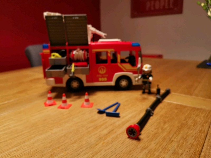 playmobil 5363 city action fire engine